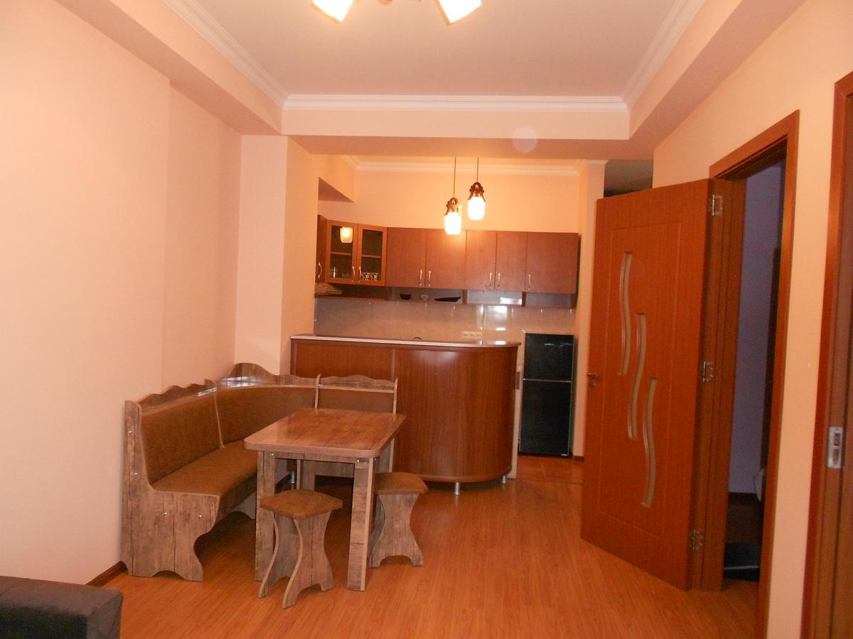 Апартаменты Ucha's Батуми Экстерьер фото